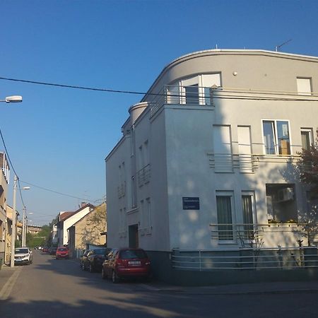 Old Clock Apartment Загреб Экстерьер фото